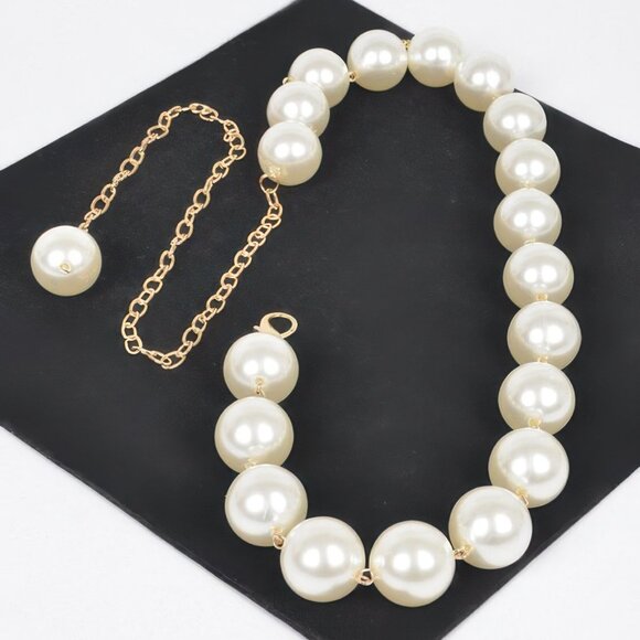 Oversized Pearl Chain Belt - Picture 4 of 4
